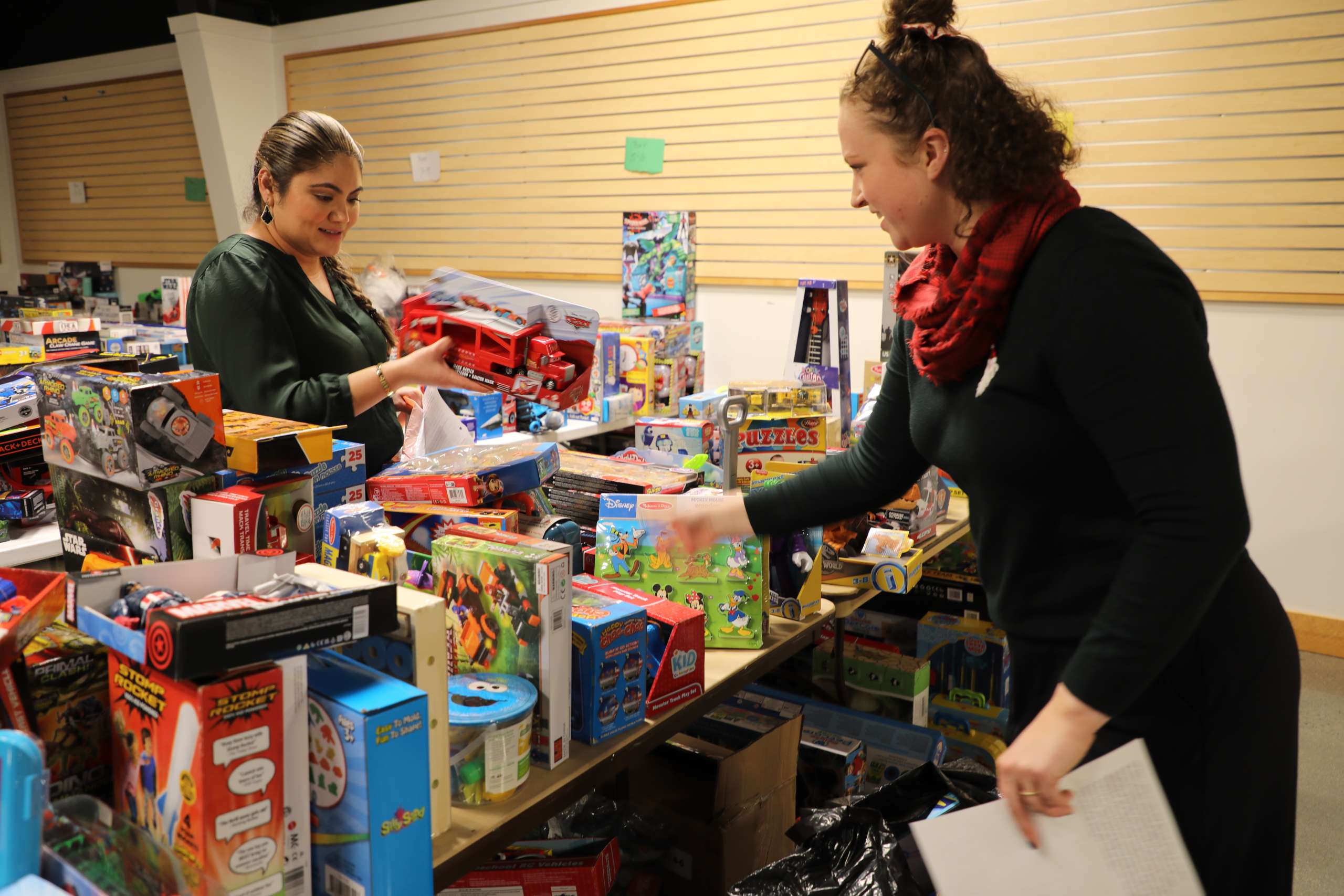 Energy Northwest Chapter Helps Fill Santa’s Bag With Toys for Tots